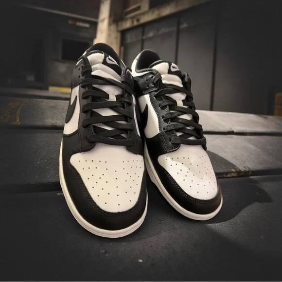 NEW Nike Men’s Low Retro Dunks Black/White Leather Uppers Size 13